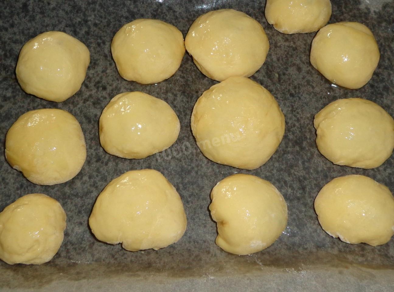 Шаг 12 приготовления Дрожжевые булочки без яиц с начинкой из варенки