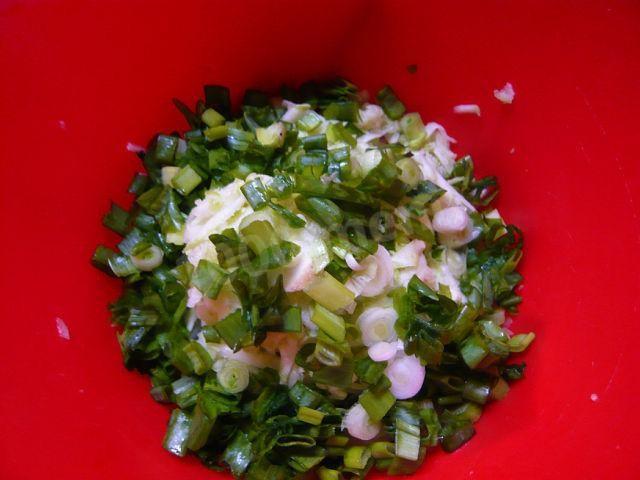 Шаг 3 приготовления Кабачковый пирог с колбасой и кабачками