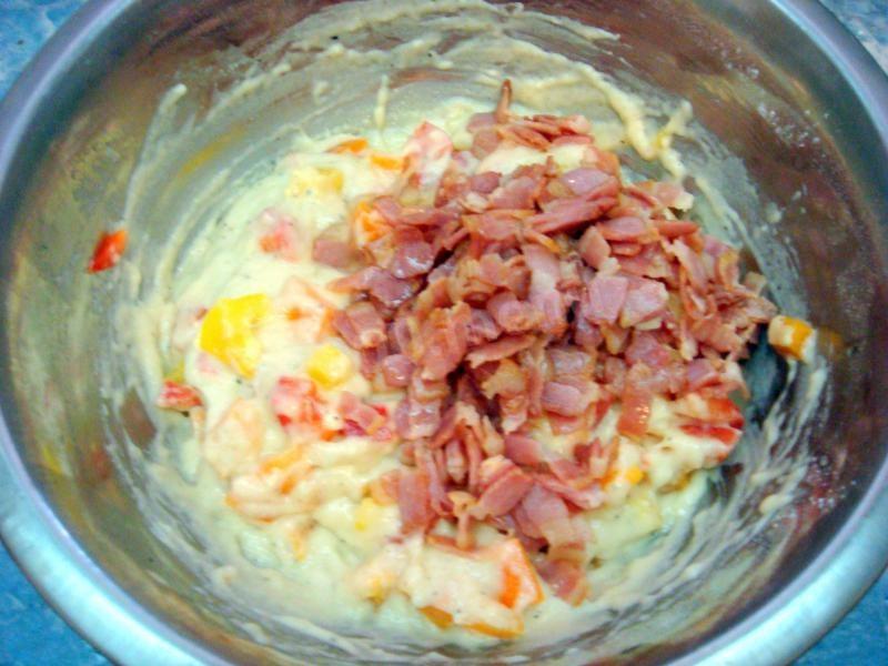 Шаг 8 приготовления Маффины с беконом и болгарским перцем