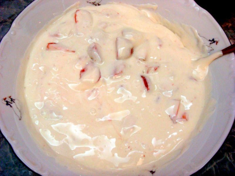Шаг 8 приготовления Кекс с клубникой и сливочным кремом