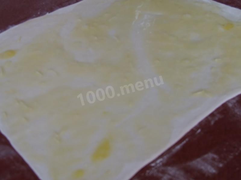 Шаг 3 приготовления Слойки бульонные с сыром
