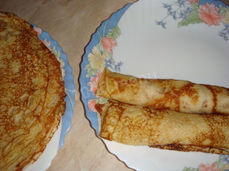 Шаг 4 приготовления Яблочные блины с изюмом