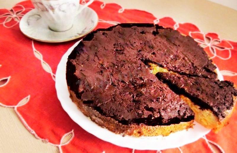 Обложка рецепта Пирог с консервированными ананасами к чаю