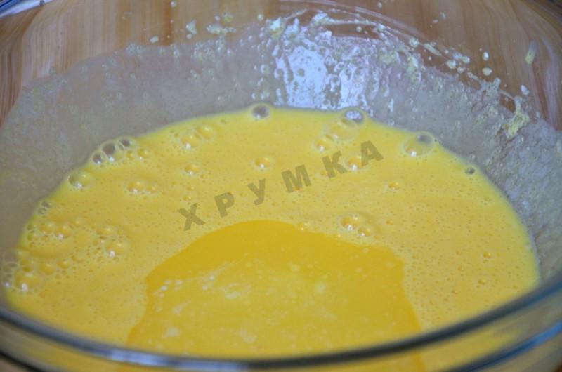 Шаг 3 приготовления Пирог на сливочном масле с йогуртом и ванильной настойкой