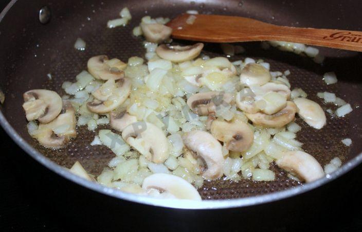 Шаг 4 приготовления Маффины несладкие из куриных грудок