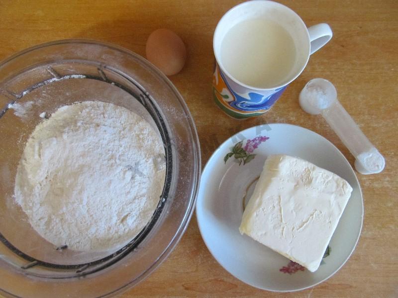 Шаг 1 приготовления Пирог с мясом и картошкой в мультиварке