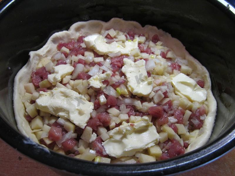 Шаг 17 приготовления Пирог с мясом и картошкой в мультиварке