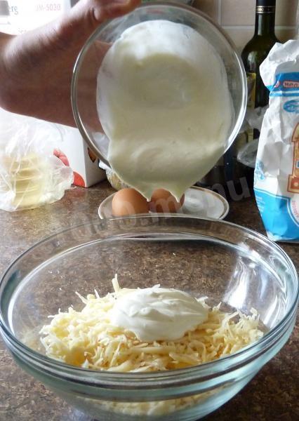 Шаг 2 приготовления Хачапури ленивые с сыром и зеленью