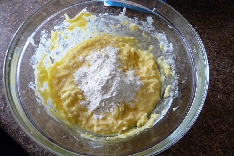 Шаг 4 приготовления Хачапури ленивые с сыром и зеленью