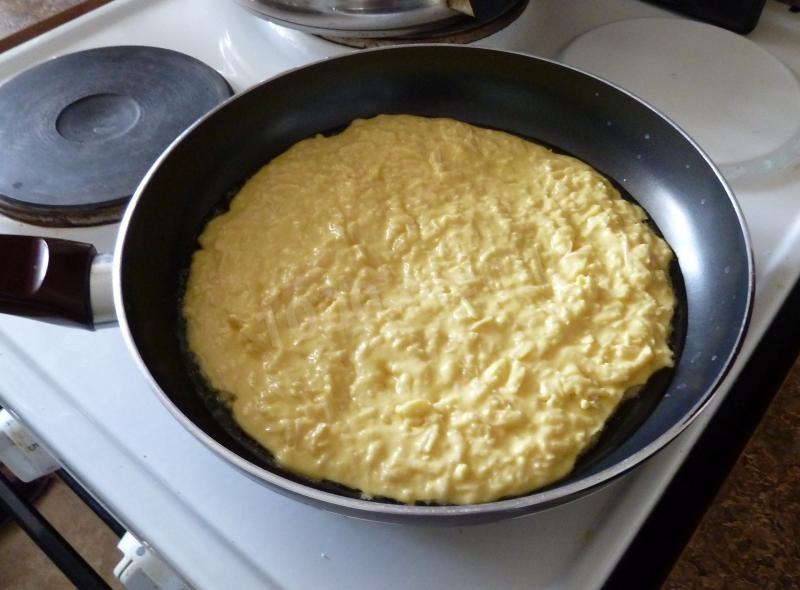 Шаг 6 приготовления Хачапури ленивые с сыром и зеленью