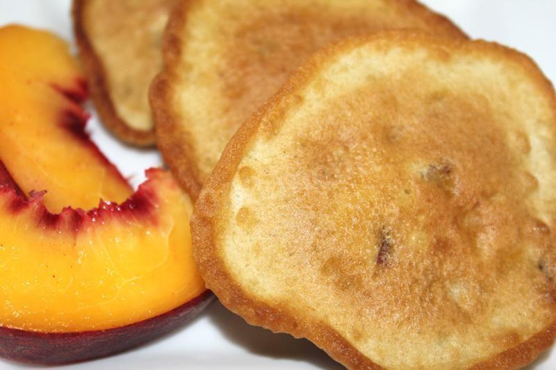 Шаг 8 приготовления Оладушки с персиками