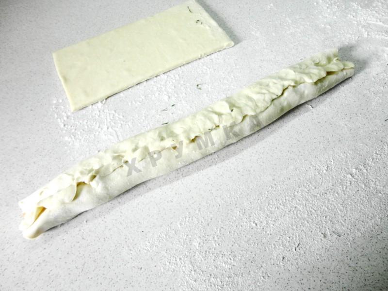 Шаг 6 приготовления Пирог из слоеного теста в мультиварке с мясным фаршем
