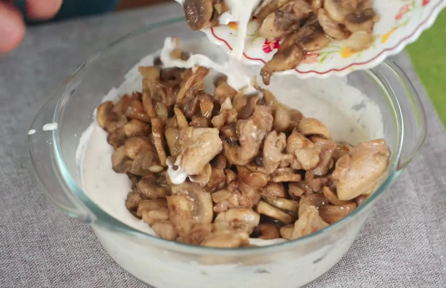 Шаг 14 приготовления Лоранский пирог с грибами и курицей в духовке