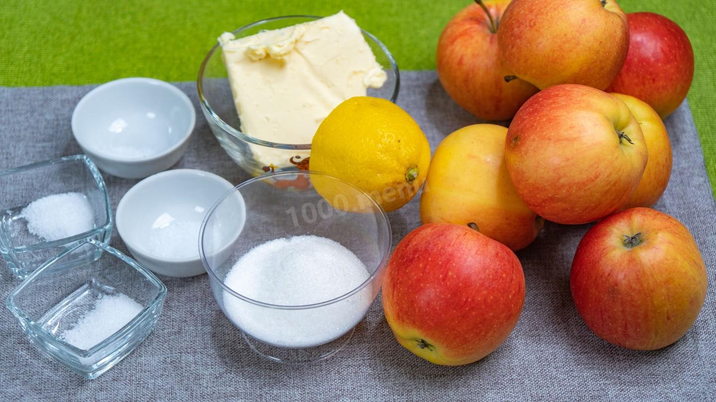 Шаг 1 приготовления Ленивый яблочный пирог с сахаром и лимоном в духовке
