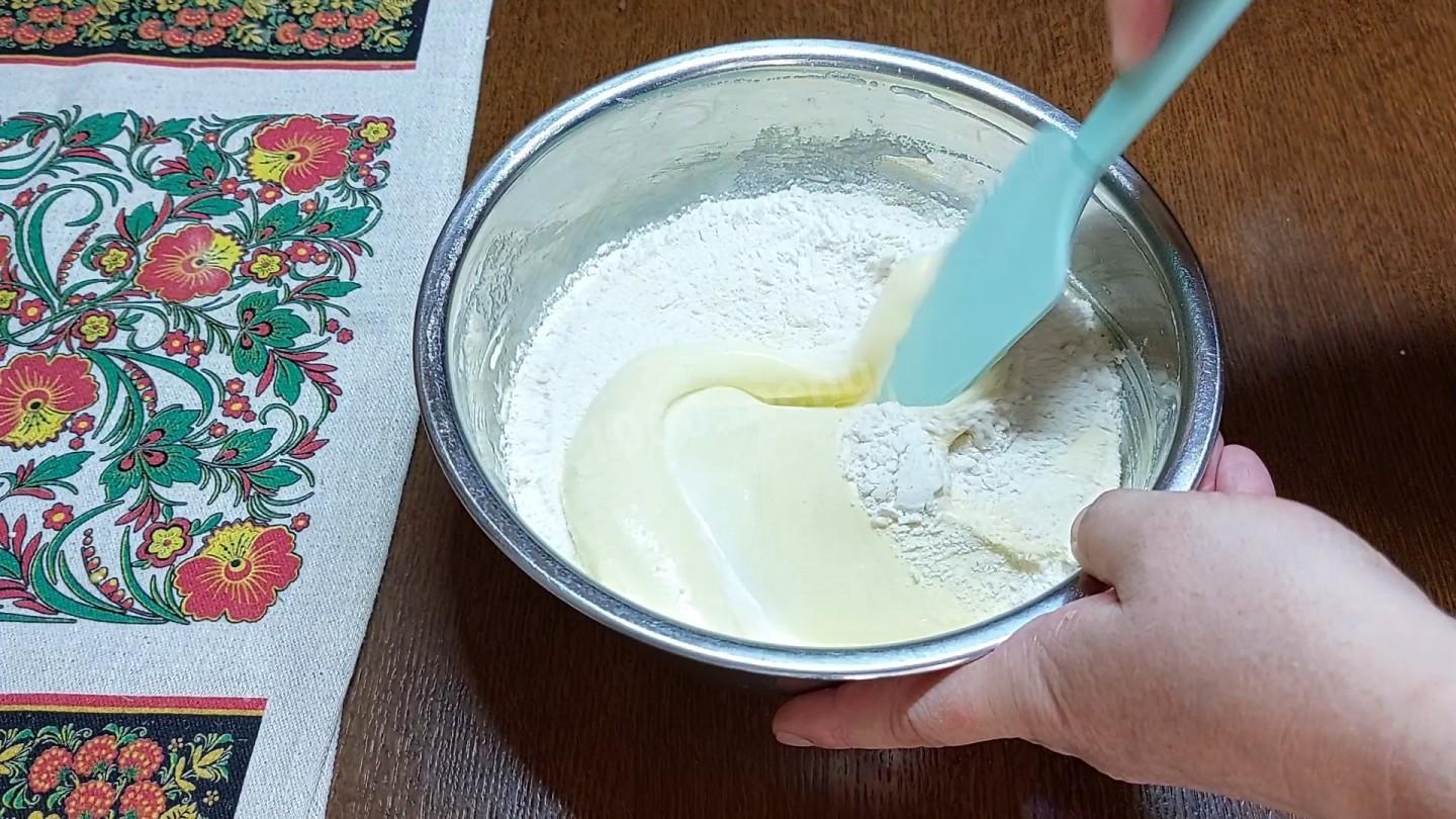 Шаг 6 приготовления Творожный пирог наоборот с шоколадом.