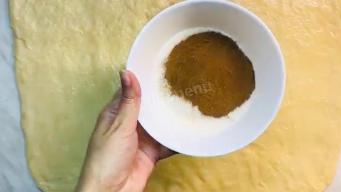 Шаг 13 приготовления Булочки вертушки с корицей на дрожжах