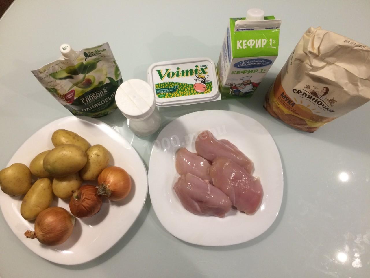 Шаг 1 приготовления Куринный пирог с картошкой и майонезом
