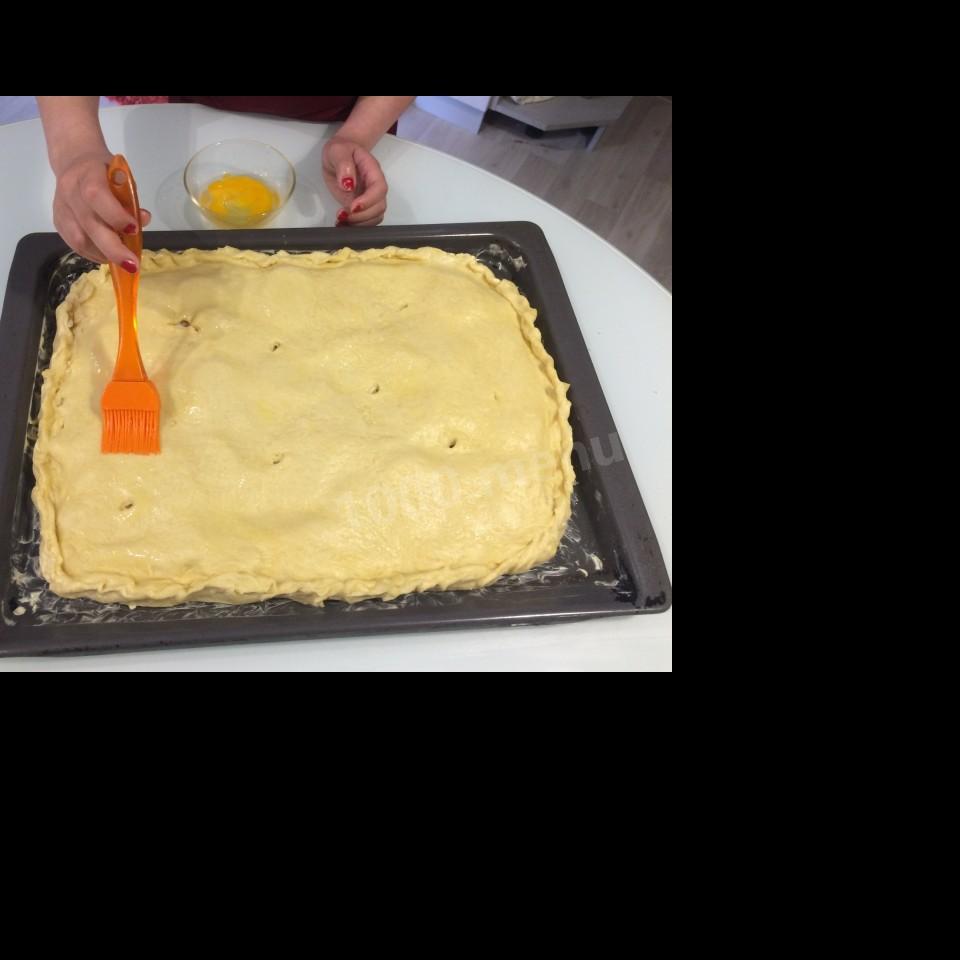 Шаг 13 приготовления Куринный пирог с картошкой и майонезом