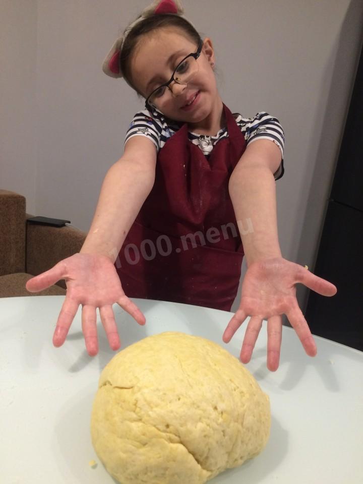 Шаг 5 приготовления Куринный пирог с картошкой и майонезом