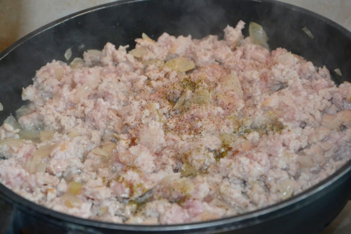 Шаг 4 приготовления Блины с мясным фаршем свинина говядина