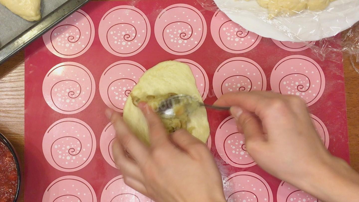 Шаг 24 приготовления Пирожки с картофелем и шампиньонами в духовке
