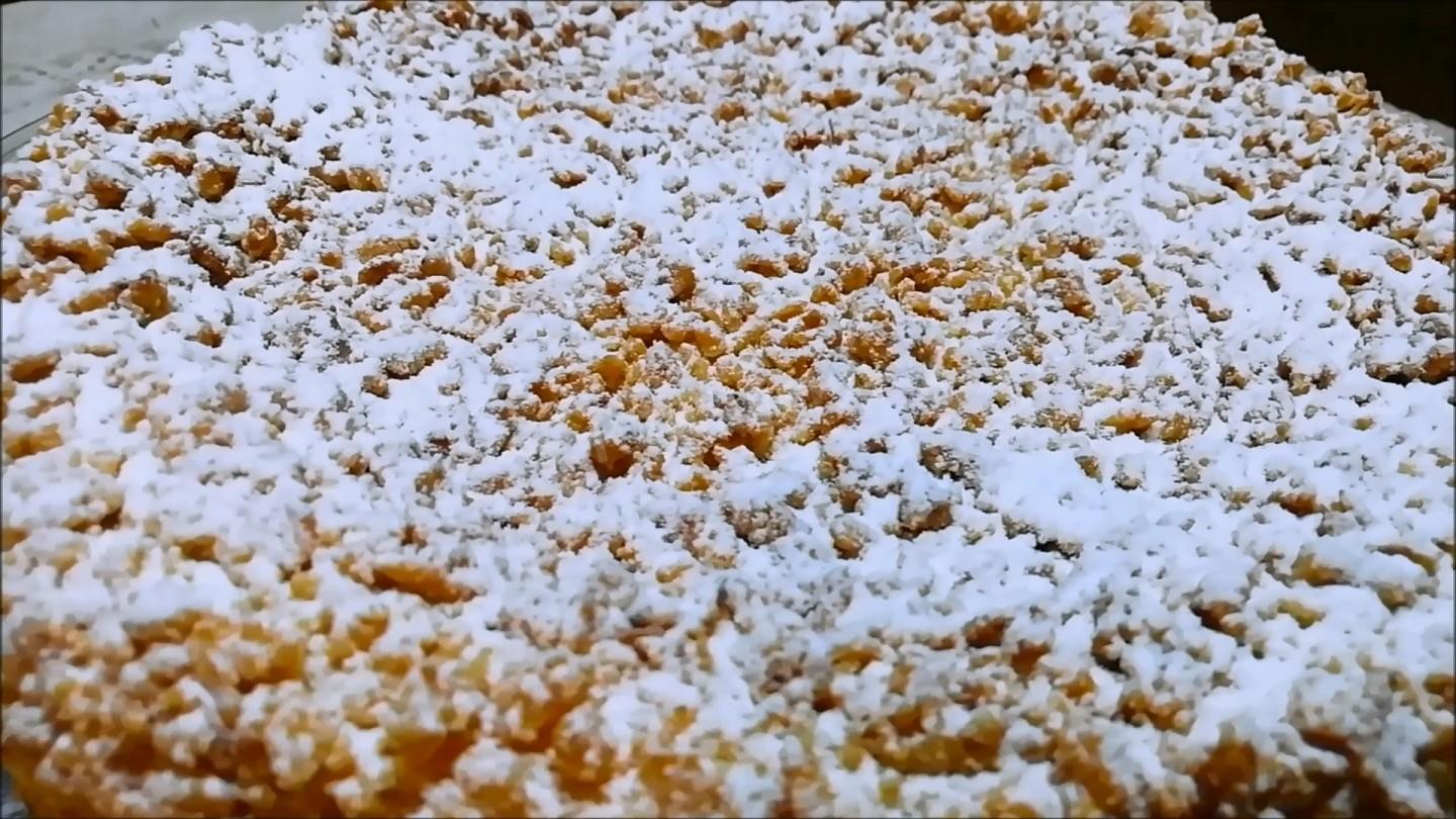 Шаг 13 приготовления Любимый пирог с йогуртно-сметанной начинкой
