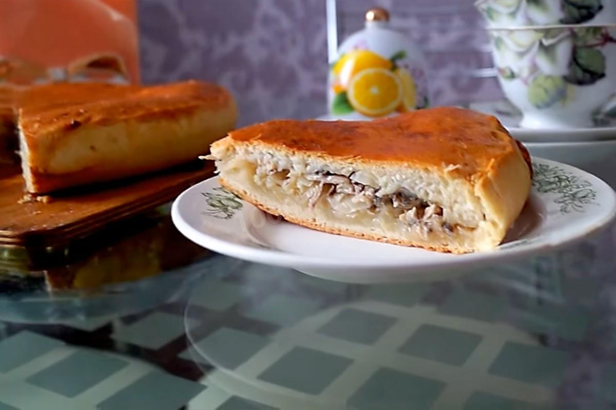 Шаг 10 приготовления Пирог с капустой и консервированной рыбой