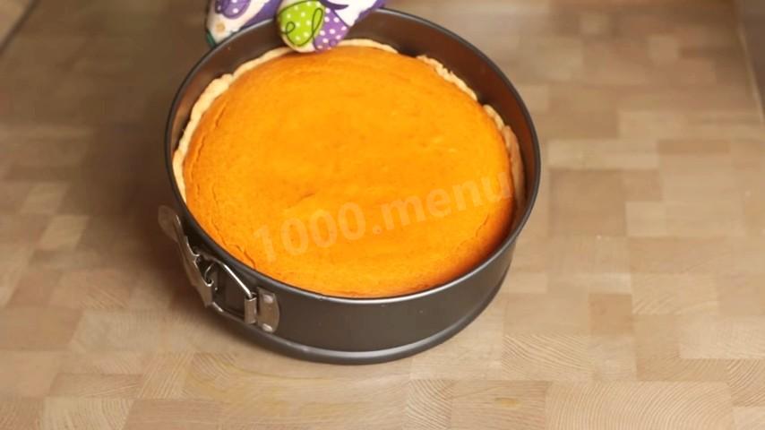 Шаг 11 приготовления Американский пирог с тушеным тыквенным пюре на сгущенке