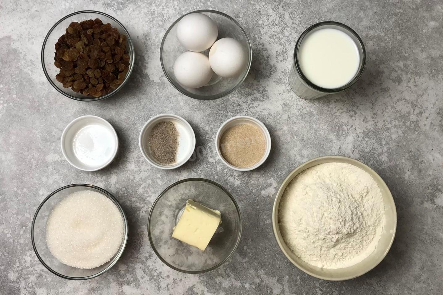 Шаг 1 приготовления Классический кулич пасхальный с изюмом как у бабушки