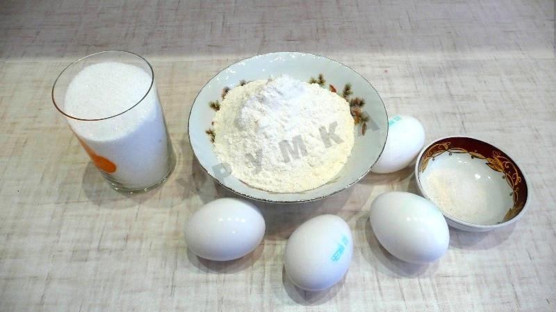 Шаг 1 приготовления Бисквитный торт в мультиварке