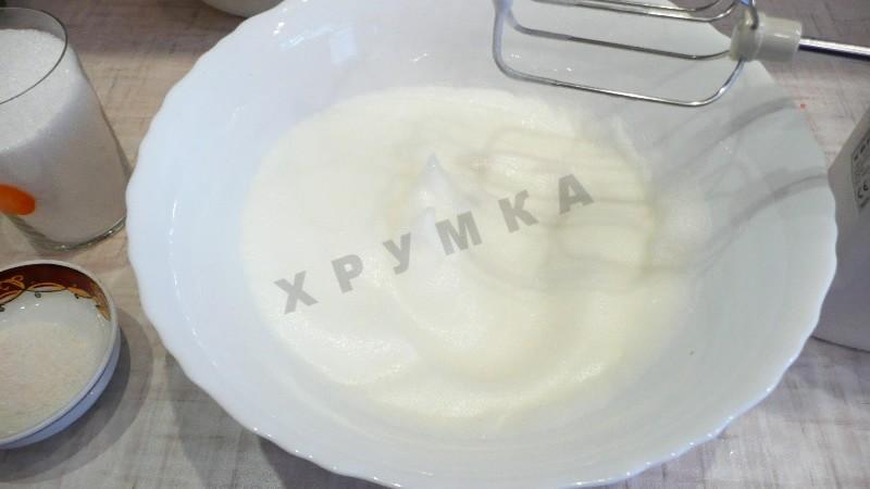 Шаг 3 приготовления Бисквитный торт в мультиварке