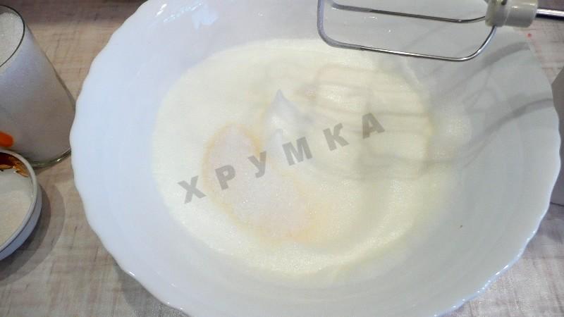 Шаг 4 приготовления Бисквитный торт в мультиварке