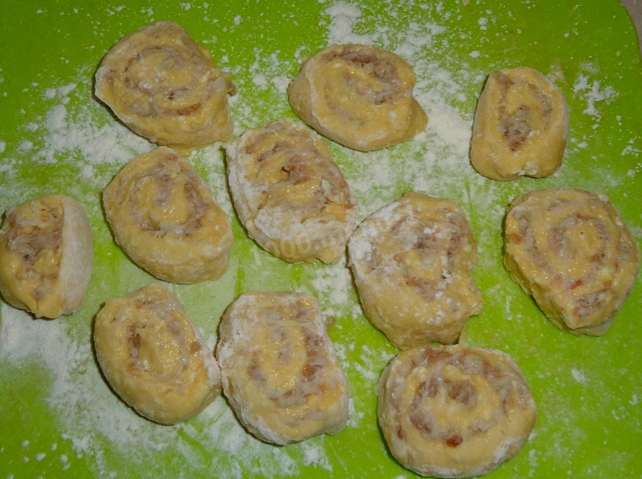 Шаг 11 приготовления Шанежки с мясом