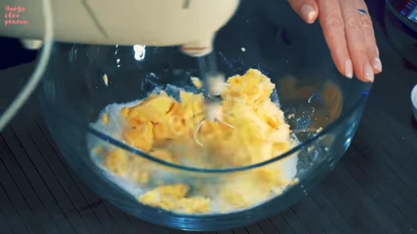 Шаг 6 приготовления Яблочный пирог с мёдом на овсяном тесте