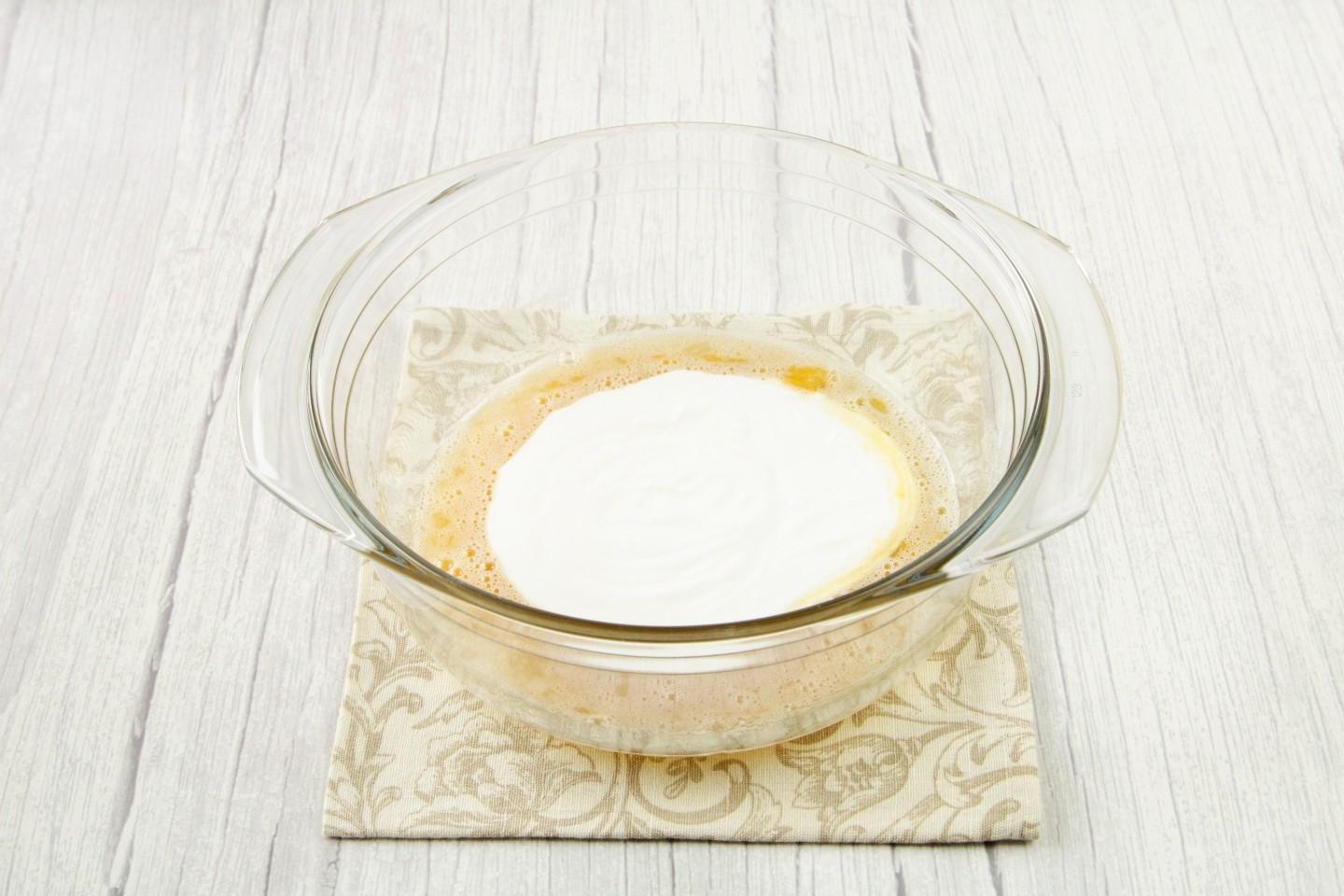 Шаг 5 приготовления Пасхальный кулич на сметане