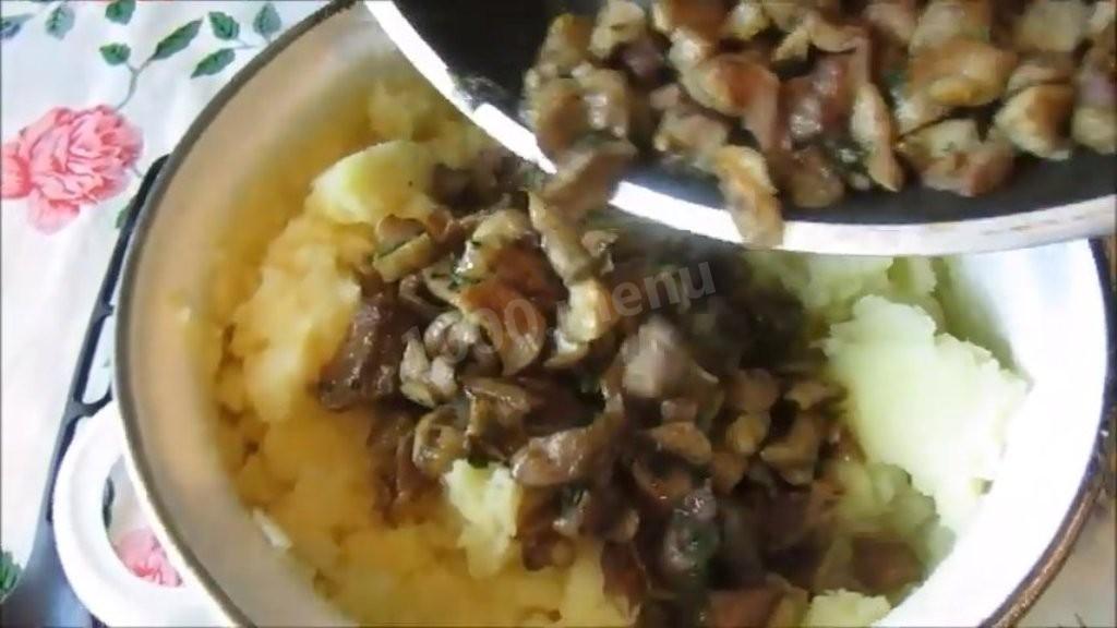 Шаг 4 приготовления Постные пирожки с картошкой и грибами
