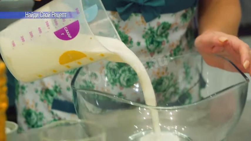 Шаг 1 приготовления Пирожки с мясной начинкой из бездрожжевого теста на кефире