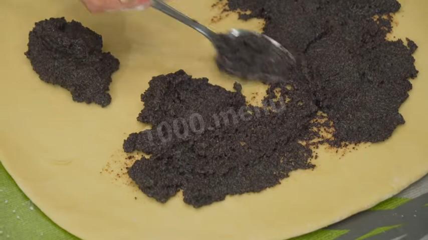 Шаг 32 приготовления Сладкие булочки из дрожжевого теста с начинкой из мака