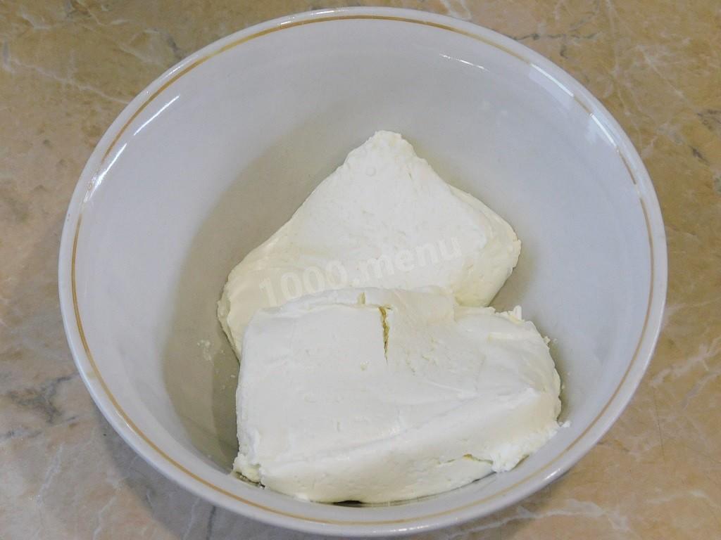 Шаг 2 приготовления Пышные сырники из творога с мукой на сковороде