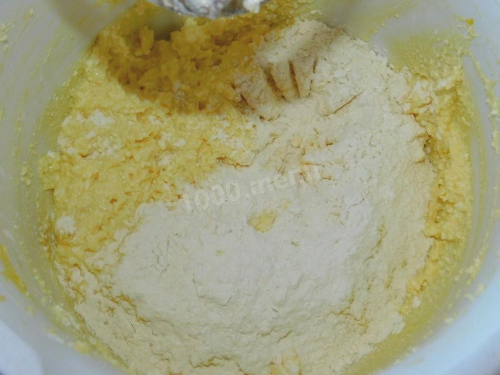 Шаг 4 приготовления Пышные сырники из творога с мукой на сковороде