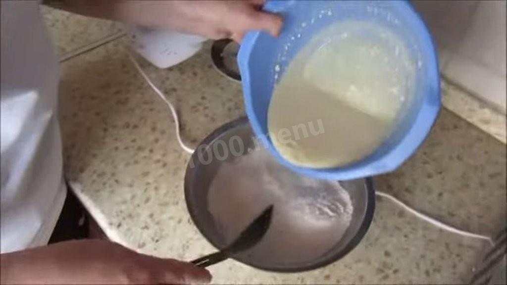 Шаг 3 приготовления Яблочное печенье на сметане