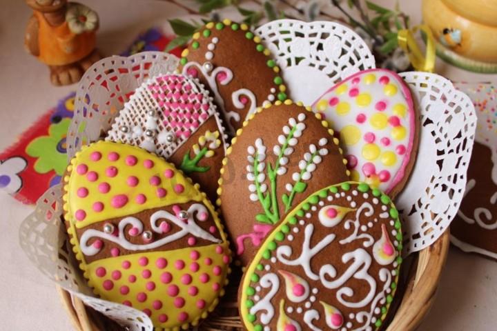 Обложка рецепта Расписные пряники Пасхальные яйца имбирные