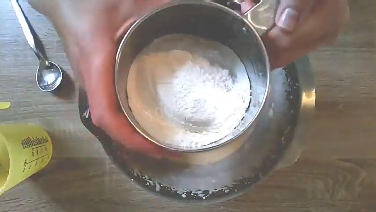 Шаг 5 приготовления Нежный сметанный кекс с сухофруктами