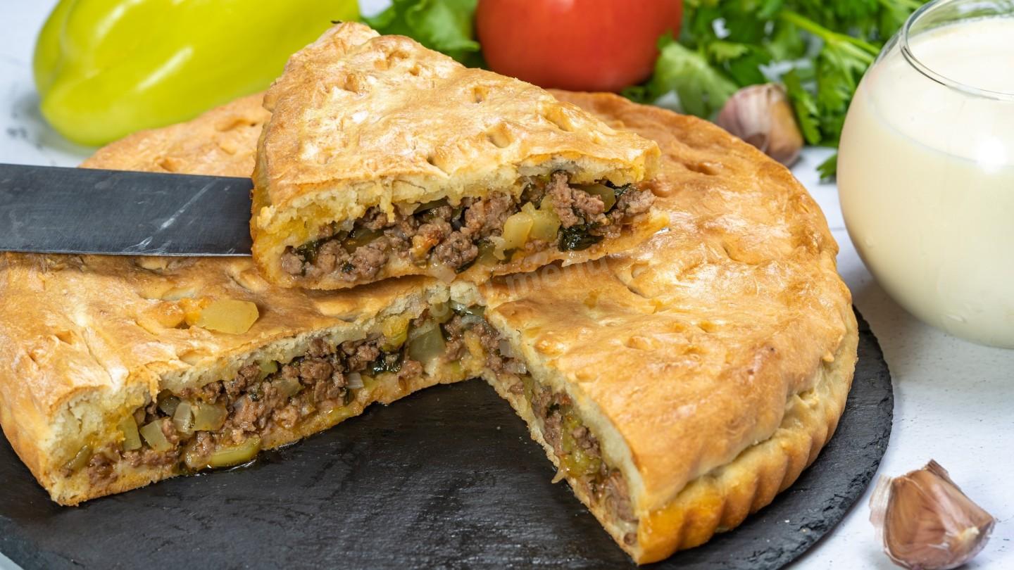 Шаг 19 приготовления Закрытый пирог с мясным фаршем и овощами на сметане