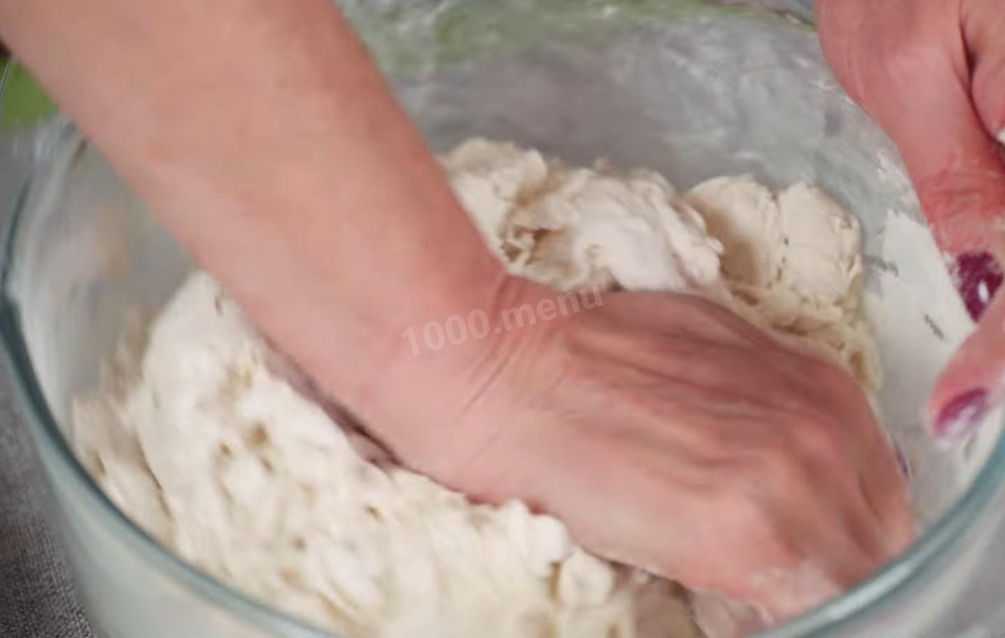 Шаг 4 приготовления Классические чебуреки из пресного теста с мясным фаршем