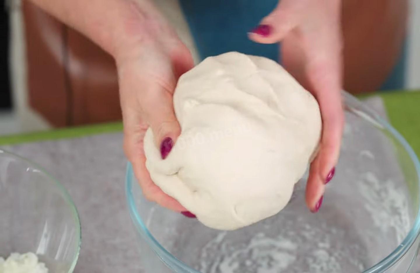 Шаг 5 приготовления Классические чебуреки из пресного теста с мясным фаршем