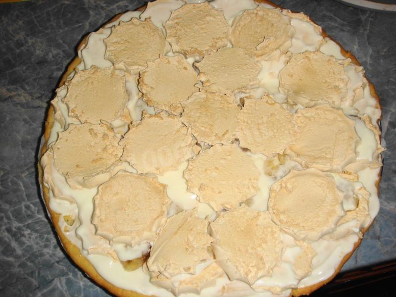 Шаг 10 приготовления Торт из зефира на песочном корже