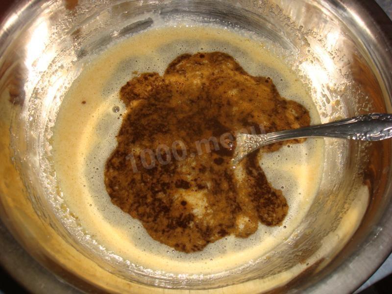Шаг 4 приготовления Медовик со сгущенкой в мультиварке