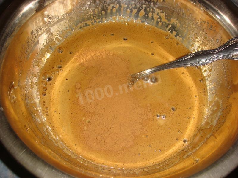 Шаг 5 приготовления Медовик со сгущенкой в мультиварке