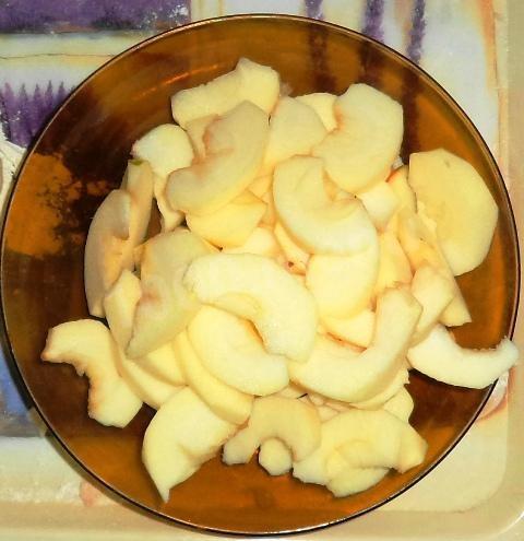 Шаг 5 приготовления Слоеный пирог с яблоками и корицей